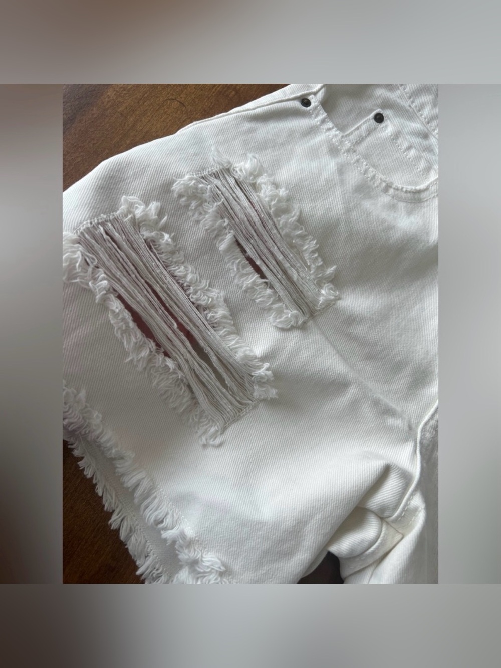 Billabong White Distressed Denim Shorts Size 25 Frayed Hem Summer Beach - Picture 4 of 6